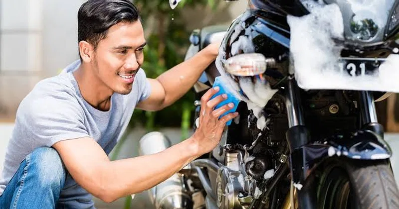 Illustration for Cara Mencuci Motor yang Benar Tanpa Merusak