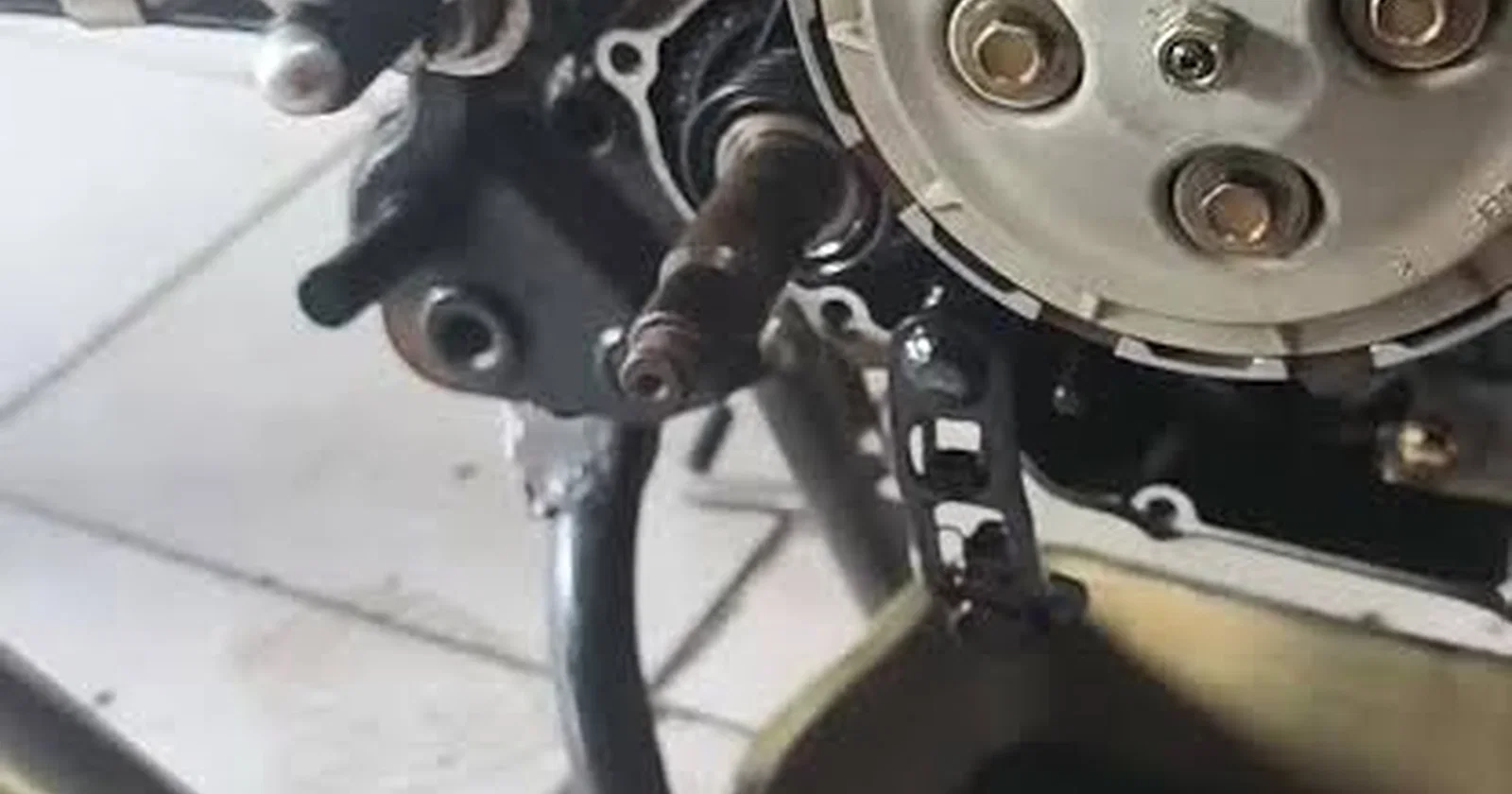 Illustration for Penyebab Gigi Motor Keras Masuk atau Susah Netral