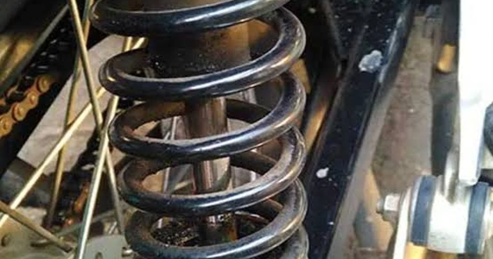 Illustration for Shockbreaker Motor Bocor Bisa Diperbaiki atau Tidak